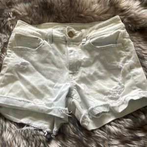 AMERICAN EAGLE OUTFITERS